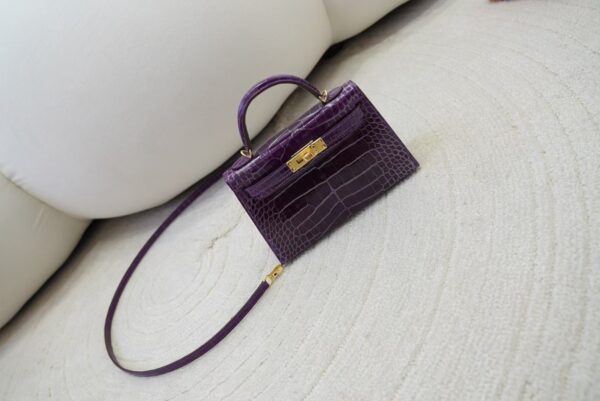 mmexport1733390242423 Luxury Women’s Bag Shiny Alligator Crocodile Mini Kelly 19CM 9G Amethyste Gold Hardware