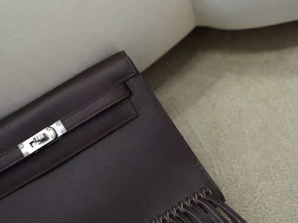 mmexport1733561150702 UK London Tassel Kelly Danse 22CM CK46 Ebene Evercolor Leather Silver Hardware
