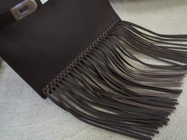 mmexport1733561156536 UK London Tassel Kelly Danse 22CM CK46 Ebene Evercolor Leather Silver Hardware