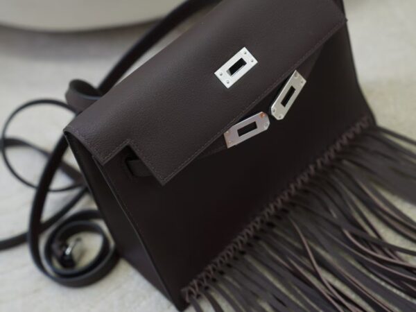 mmexport1733561162839 UK London Tassel Kelly Danse 22CM CK46 Ebene Evercolor Leather Silver Hardware