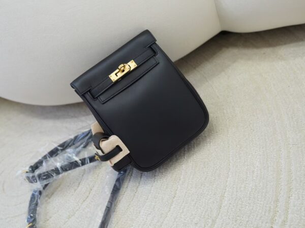 mmexport1733561223326 USA Washington Kelly Jump Backpack Swift Leather CC89 Noir Gold Hardware
