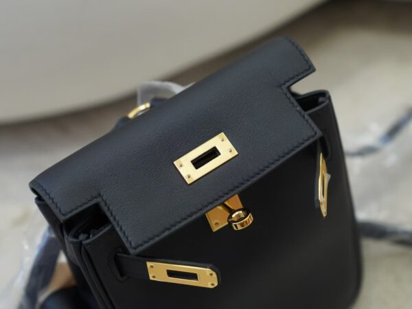 mmexport1733561225361 USA Washington Kelly Jump Backpack Swift Leather CC89 Noir Gold Hardware