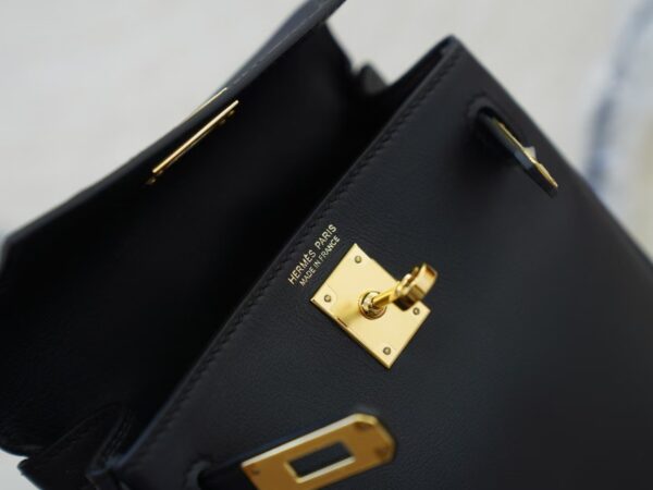 mmexport1733561229390 USA Washington Kelly Jump Backpack Swift Leather CC89 Noir Gold Hardware