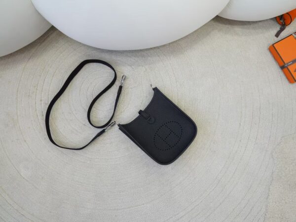 mmexport1733994057363 Hermes Bag Images Evelyne Mini 16CM Clemence Leather CK89 Noir Silver Hardware