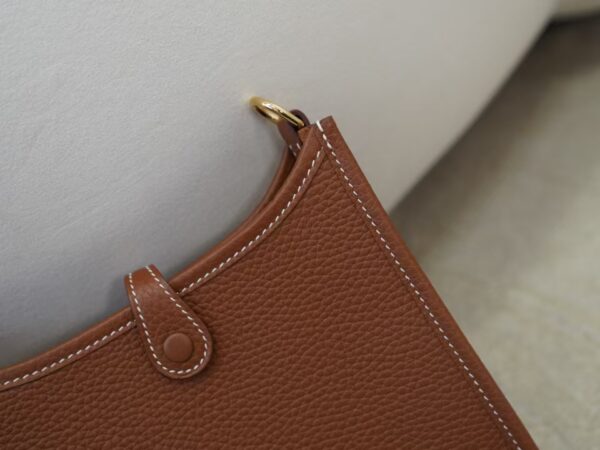 mmexport1733994462415 UK London Evelyne Mini 16CM CC37 Gold Clemence Leather Gold Hardware