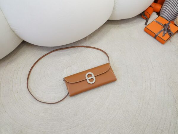 mmexport1734507552644 Hermes Wallet Images CC37 Gold Epsom Leather Chaine To Go Wallet Gold Hardware