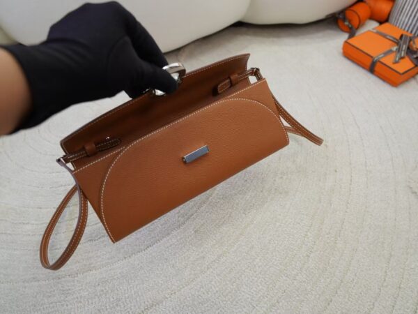 mmexport1734507561667 Hermes Wallet Images CC37 Gold Epsom Leather Chaine To Go Wallet Gold Hardware