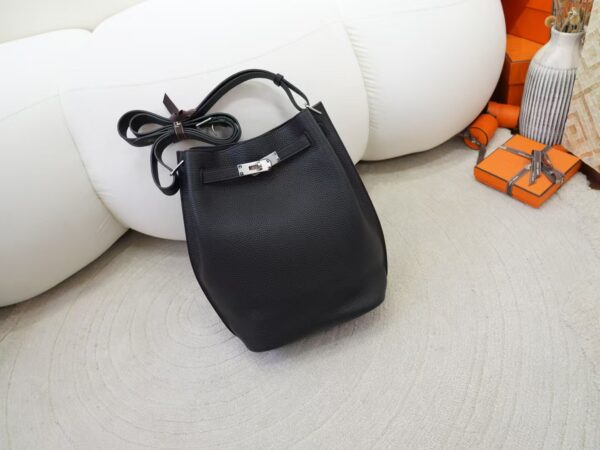 mmexport1734508240000 New Arrival Hermes So Kelly 22CM Clemence Leather CK89 Noir Silver Hardware