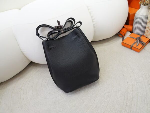 mmexport1734508241823 New Arrival Hermes So Kelly 22CM Clemence Leather CK89 Noir Silver Hardware