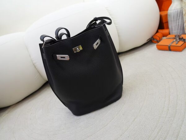 mmexport1734508250877 New Arrival Hermes So Kelly 22CM Clemence Leather CK89 Noir Silver Hardware
