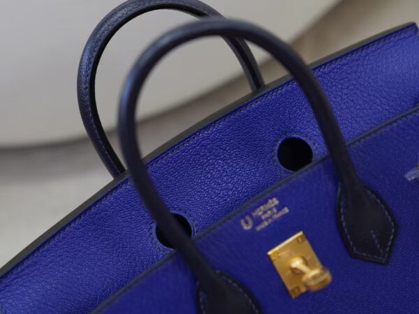 mmexport1734508321642 UK London Birkin 25CM Chevre Leather 7T Blue Electric / 2Z Blue Nuit Brush Gold Hardware