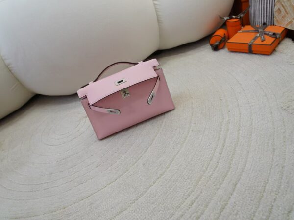 mmexport1734601931200 Women’s Clutch Bag Kelly Pochette 22CM Swift Leather 3Q Rose Sakura Silver Hardware