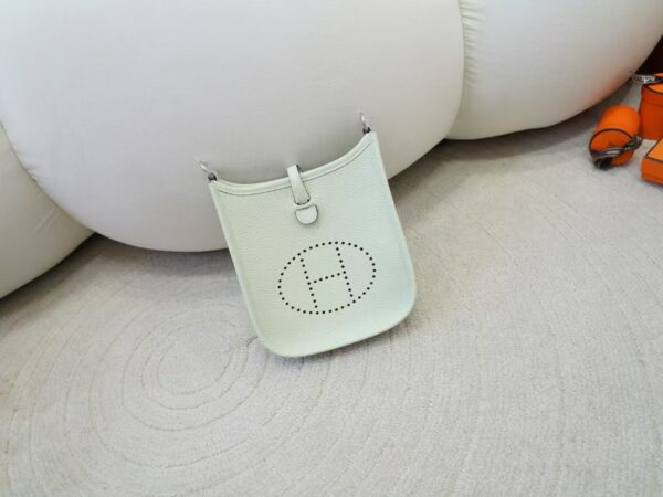 mmexport1734682484418-1 Australia Sydney Evelyne Mini 16CM Clemence Leather 0S Vert Fizz Silver Hardware