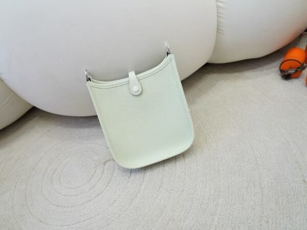 mmexport1734682488096 Australia Sydney Evelyne Mini 16CM Clemence Leather 0S Vert Fizz Silver Hardware
