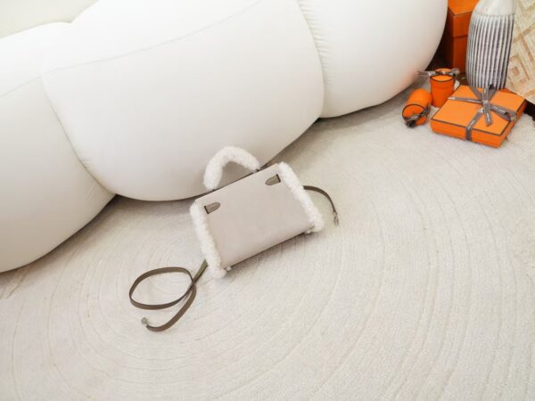 mmexport1735374296579 New Teddy Mini Kelly 19CM CK18 Etoupe Lamb Wool / Suede / Swift Leather Silver Hardware