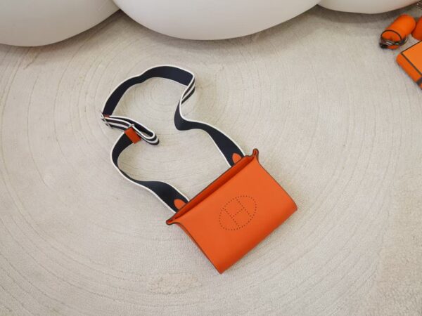 mmexport1735374474548 Hermes Shoulder Bag Videpoches Togo Leather CK93 Orange Silver Hardware