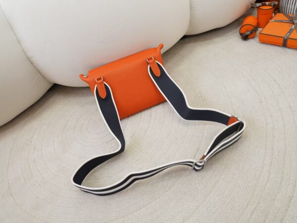 mmexport1735374480333 Hermes Shoulder Bag Videpoches Togo Leather CK93 Orange Silver Hardware