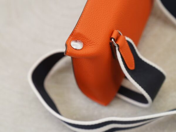 mmexport1735374482414 Hermes Shoulder Bag Videpoches Togo Leather CK93 Orange Silver Hardware
