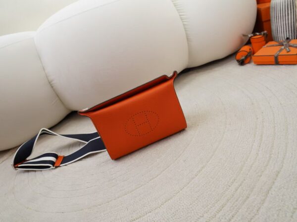 mmexport1735374486490 Hermes Shoulder Bag Videpoches Togo Leather CK93 Orange Silver Hardware