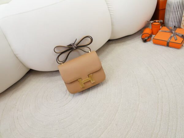 mmexport1735374621744-1 Luxury Bag Constance 19CM Epsom Leather 0M Chai Gold Hardware