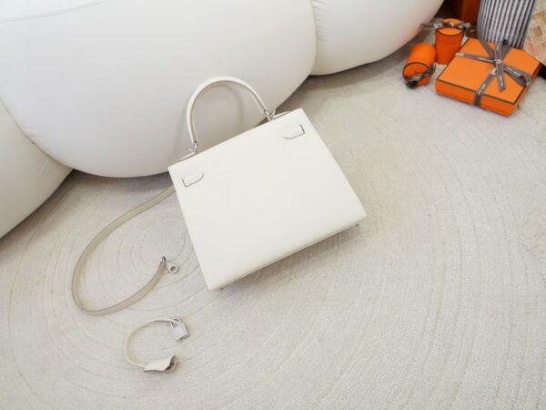 mmexport1736239086888 Hermes Kelly Sellier 25CM Epsom Leather CK10 Craie Silver Hardware