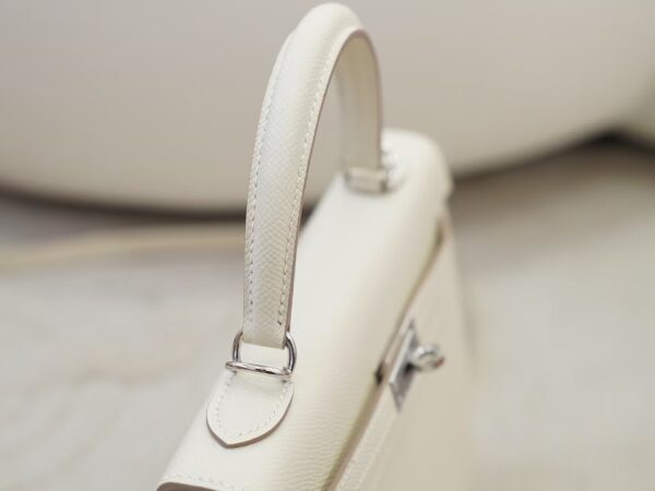 mmexport1736239090399 Hermes Kelly Sellier 25CM Epsom Leather CK10 Craie Silver Hardware