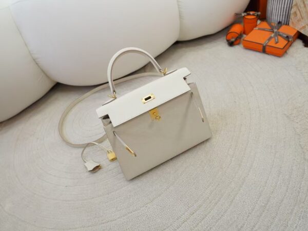 mmexport1736239130340 Women’s Tote Bag CK10 Craie Epsom Leather Kelly Sellier 25CM Gold Hardware