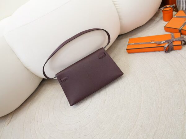 mmexport1744095299051 Hermes Kelly Elan Chevre Leather 0G Rouge Sellier Shoulder Bag Silver Hardware