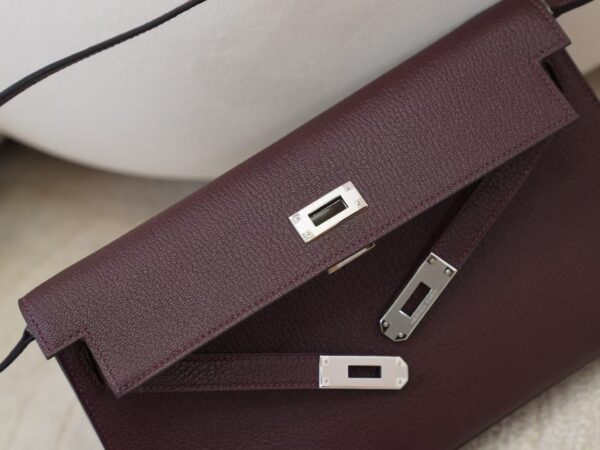 mmexport1744095307777 Hermes Kelly Elan Chevre Leather 0G Rouge Sellier Shoulder Bag Silver Hardware