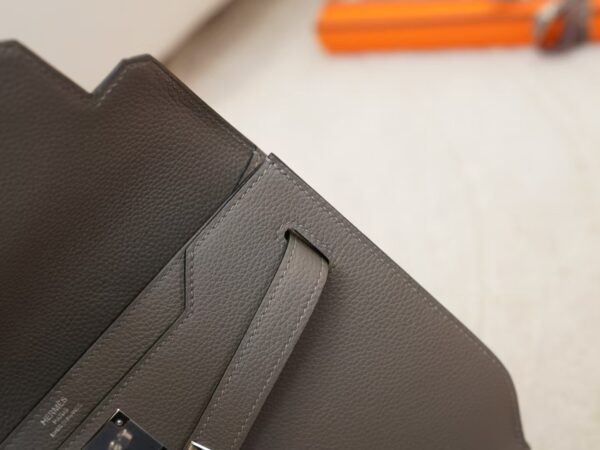 mmexport1744095367306 UK London Hermes Togo Leather 0W Gris Neve Kelly Depeches 25CM Clutch Bag Silver Hardware