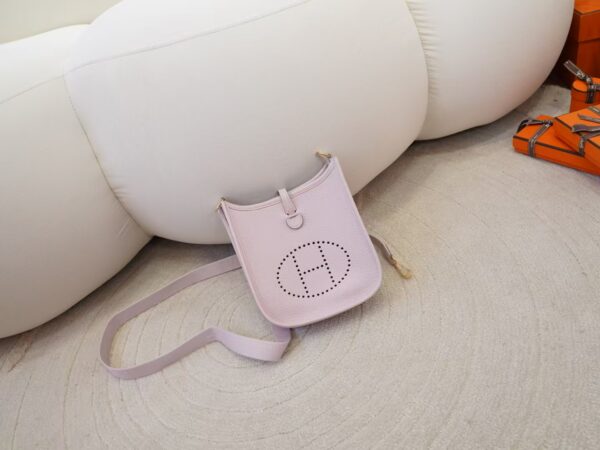 mmexport1744096193124-1 Hermes Shoulde Bag Clemence Leather Evelyne Mini 16CM 09 Mauve Pale Gold Hardware