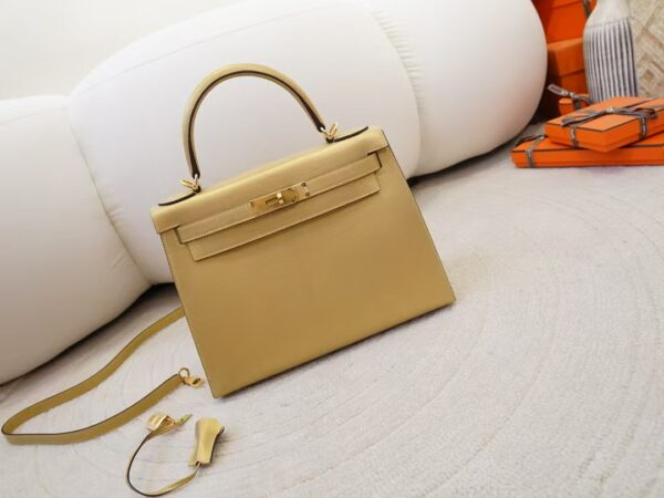 mmexport1744179112118-1 Australia Canberra Hermes Chevre Leather Kelly Sellier 28CM New Color Y9 Dore Gold Hardware