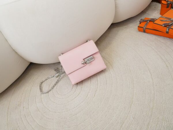 mmexport1744179199489-1 Hermes Chain Bag Verrou Mini 17CM Chevre Leather 3Q Rose Sakura Silver Hardware