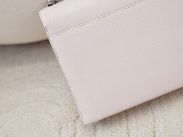mmexport1744179286390 Hermes Bag Price 09 Mauve Pale Chevre Leather Verrou Mini 17CM Silver Hardware