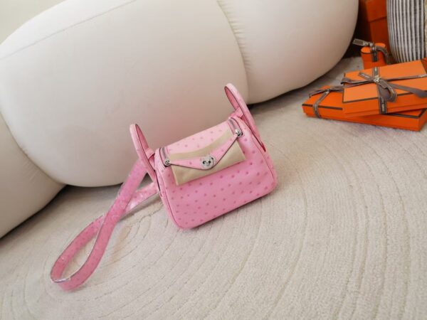 mmexport1744179734511 Hermes Shoulder Bag KK Ostrich Leather Mini Lindy 19CM L4 Rose Bubble Silver Hardware