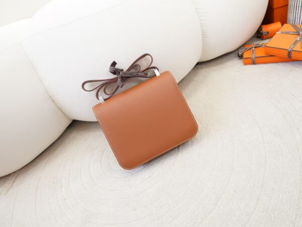 mmexport1744614909824 USA New York Hermes CK37 Gold Madame Leather Constance 24CM Lizard Buckle