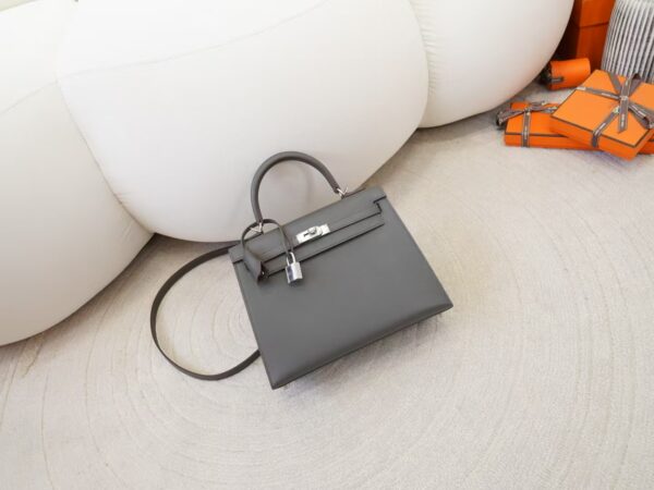 mmexport1744615055137-1 UK London Hermes 0L Gris Meyer Madame Leather Kelly 25CM Sellier Silver Hardware