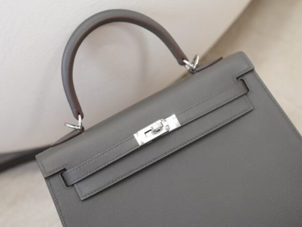mmexport1744615060507 UK London Hermes 0L Gris Meyer Madame Leather Kelly 25CM Sellier Silver Hardware