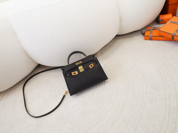 mmexport1744615168791 New Hermes Mini Kelly Touch 19CM Madame / Shiny Crocodile Leather CC89 Noir Gold Hardware