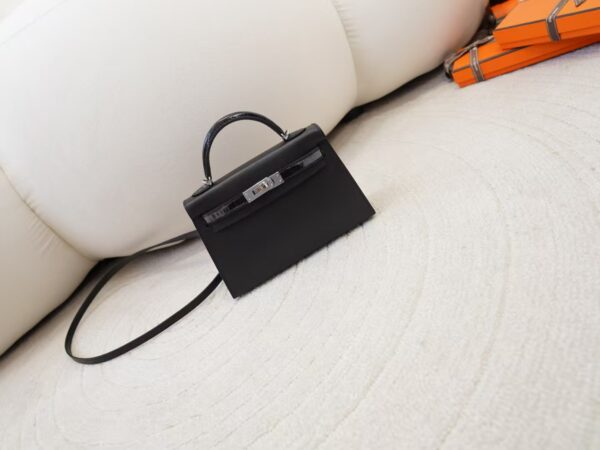 mmexport1744615198495 Hermes Evening Bag CK89 Noir Madame Leather / Shiny Crocodile Mini Kelly Touch 19CM Silver Hardware