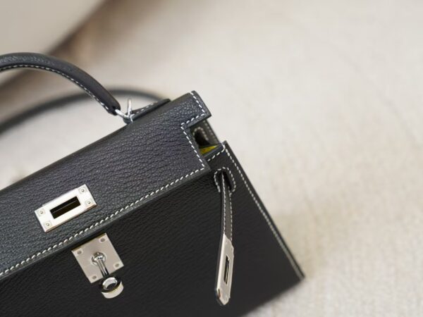 mmexport1745392806669 UK London Hermes Mini Kelly 19CM Chevre Leather CK89 Noir / 9R Lime Silver Hardware