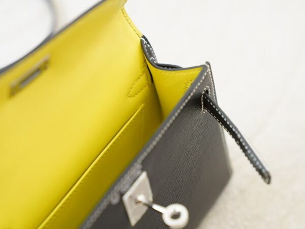 mmexport1745392813420 UK London Hermes Mini Kelly 19CM Chevre Leather CK89 Noir / 9R Lime Silver Hardware