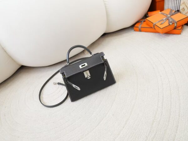 mmexport1745392815166 UK London Hermes Mini Kelly 19CM Chevre Leather CK89 Noir / 9R Lime Silver Hardware
