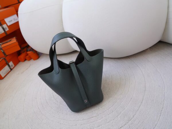videommexport1726737361187-1 Hermes Bag Images Clemence Leather CK63 Vert Amande Picotin 18CM Silver Hardware