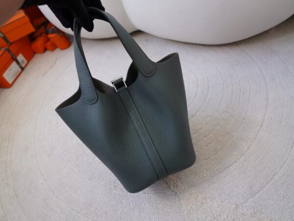 videommexport1726737363150 Hermes Bag Images Clemence Leather CK63 Vert Amande Picotin 18CM Silver Hardware