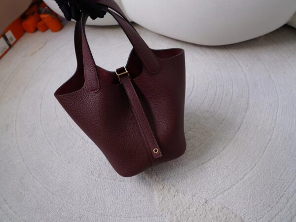 videommexport1726737440431 UK London Hermes Picotin 18 Bag CC57 Bordeaux Clemence Leather Gold Hardware