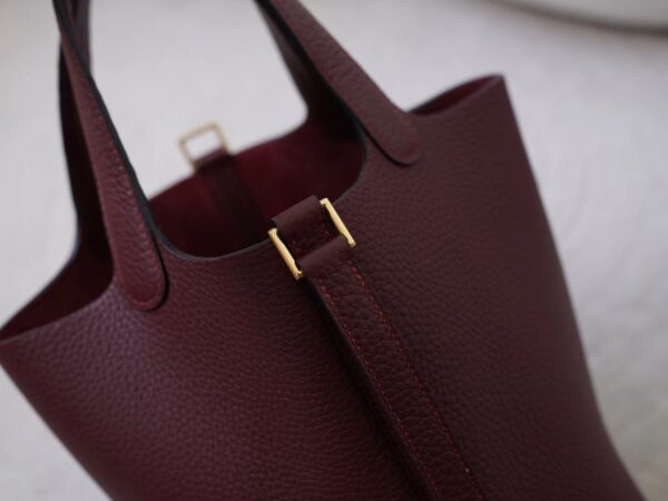 videommexport1726737445957 UK London Hermes Picotin 18 Bag CC57 Bordeaux Clemence Leather Gold Hardware